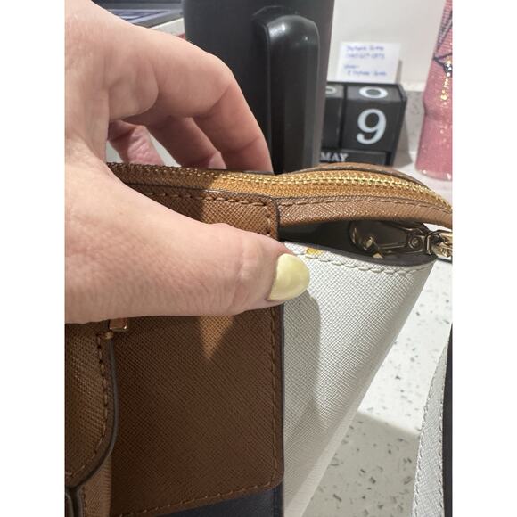 Michael Kors Hudson Medium Satchel Color Lock Navy Brown Leather DG - Picture 8 of 8